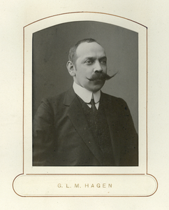 833054 Portret van sigarenfabrikant G.L.M. Hagen, lid van de Kamer van Koophandel en Fabrieken te Utrecht, opgenomen in ...